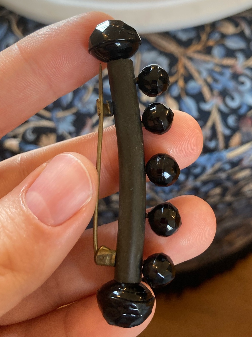 Antique Victorian Gutta Percha/Vulcanite Mourning Brooch - Picture 4 of 13